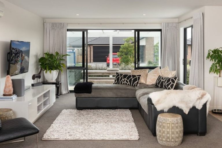 Photo of property in 14 Harding Drive, Papamoa Beach, Papamoa, 3118