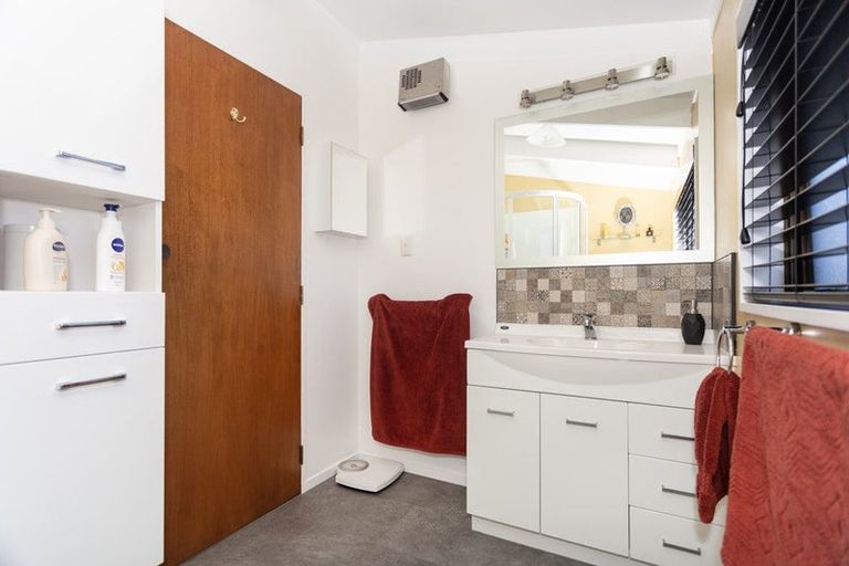 Photo of property in 15 Leven Street, South Hill, Oamaru, 9400