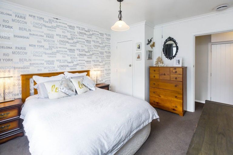 Photo of property in 60 Gibbons Street, Ebdentown, Upper Hutt, 5018