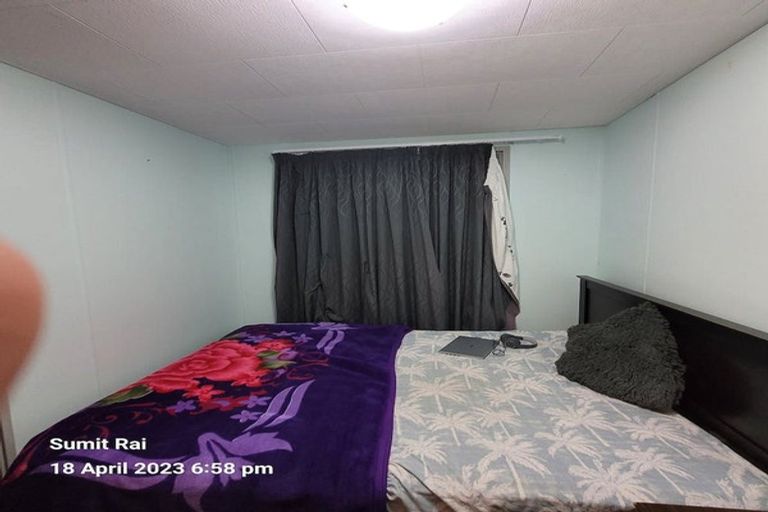 Photo of property in 14a Sunhaven Drive, Newlands, Wellington, 6037