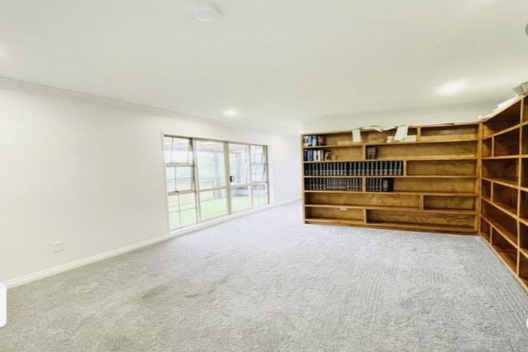 Photo of property in 11 Bream Revel Way, Karaka, Papakura, 2580