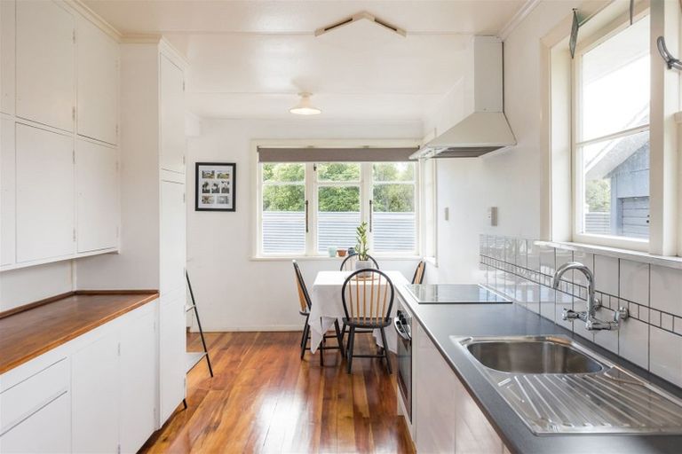 Photo of property in 10 Forth Terrace, Roslyn, Palmerston North, 4414