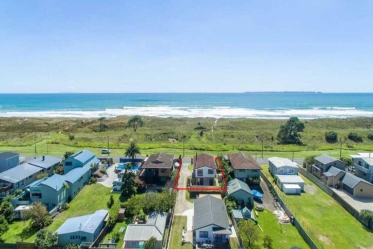Photo of property in 13620l Papamoa Beach Road, Bethlehem, Tauranga, 3110