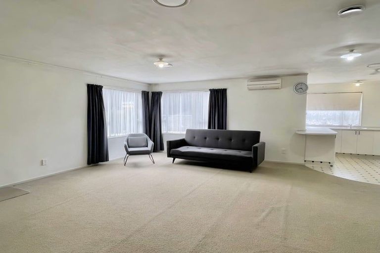 Photo of property in 1 Takatimu Way, Johnsonville, Wellington, 6037