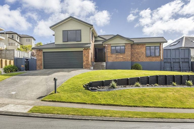 Photo of property in 2 Endeavour Drive, Whitby, Porirua, 5024