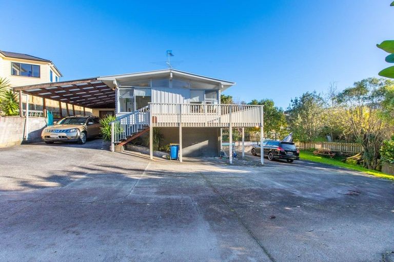 Photo of property in 16 Kirby Street, Glendene, Auckland, 0602