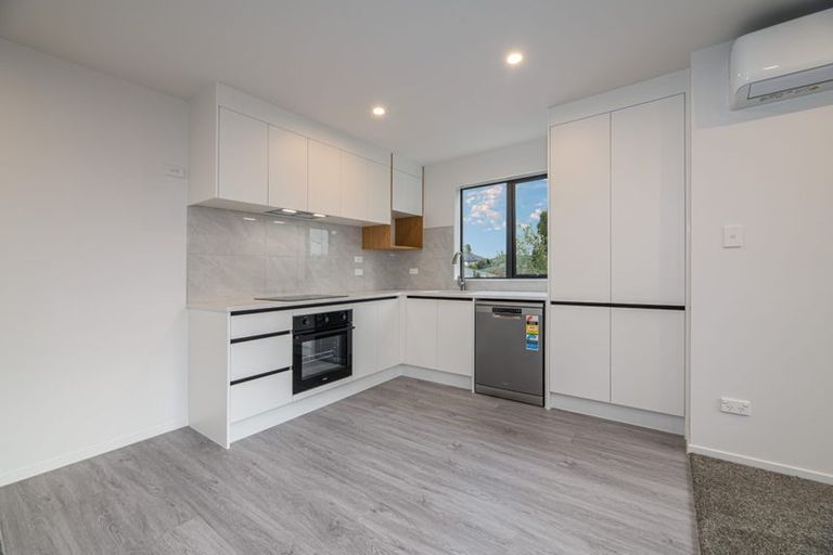 Photo of property in 5/17 Kingdale Road, Henderson, Auckland, 0610