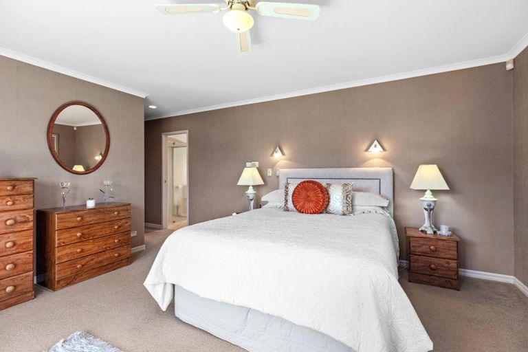 Photo of property in 1 Saratoga Court, Papamoa Beach, Papamoa, 3118