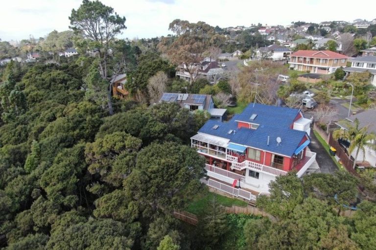 Photo of property in 7 Mosman Place, Chatswood, Auckland, 0626