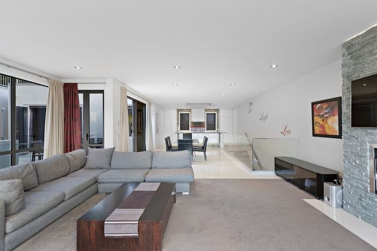 Photo of property in 6 Chandler Lane, Fernhill, Queenstown, 9300