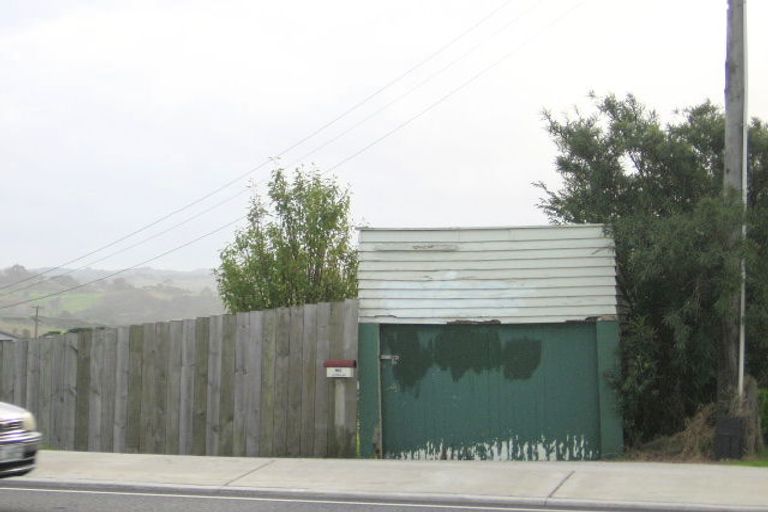 Photo of property in 3 Pohutukawa Avenue, Red Beach, 0932