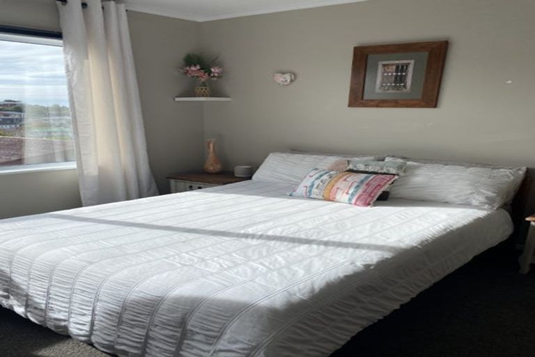 Photo of property in 7 Penrith Street, Westown, New Plymouth, 4310