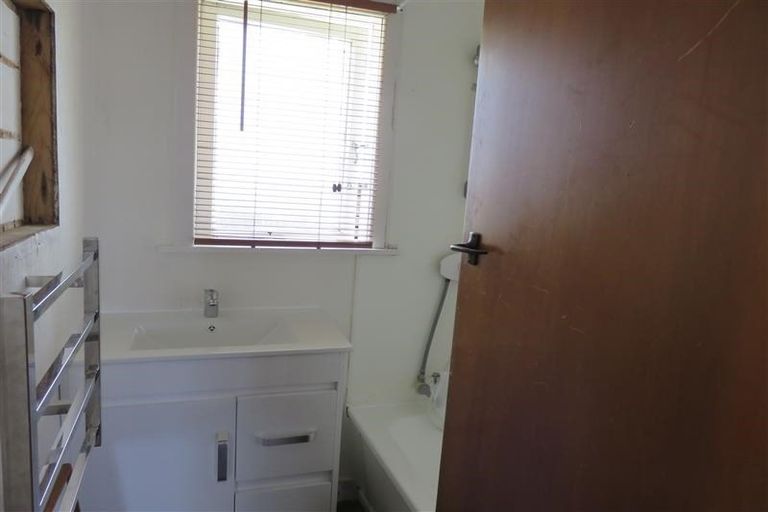 Photo of property in 17 Oreil Avenue, West Harbour, Auckland, 0618