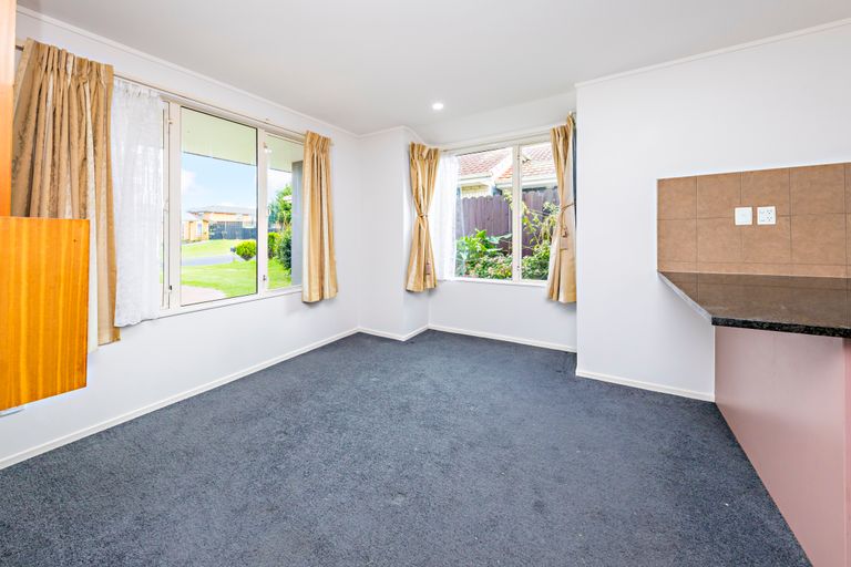 Photo of property in 36 Bellville Drive, Clendon Park, Auckland, 2103