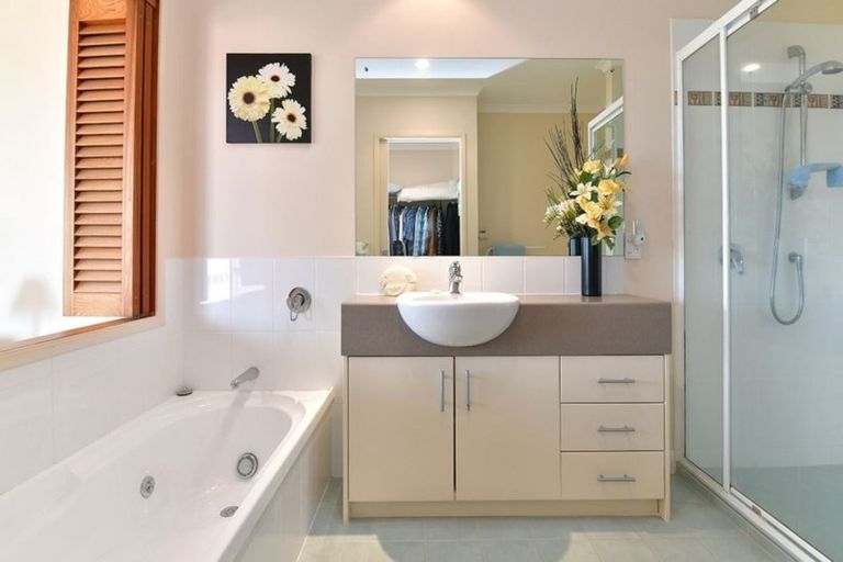 Photo of property in 44 Trimaran Drive, Gulf Harbour, Whangaparaoa, 0930