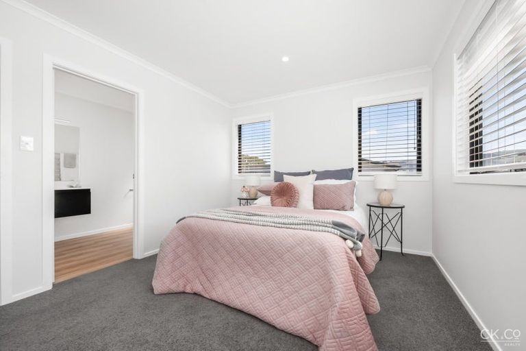 Photo of property in 3 Aston Crescent, Wallaceville, Upper Hutt, 5018