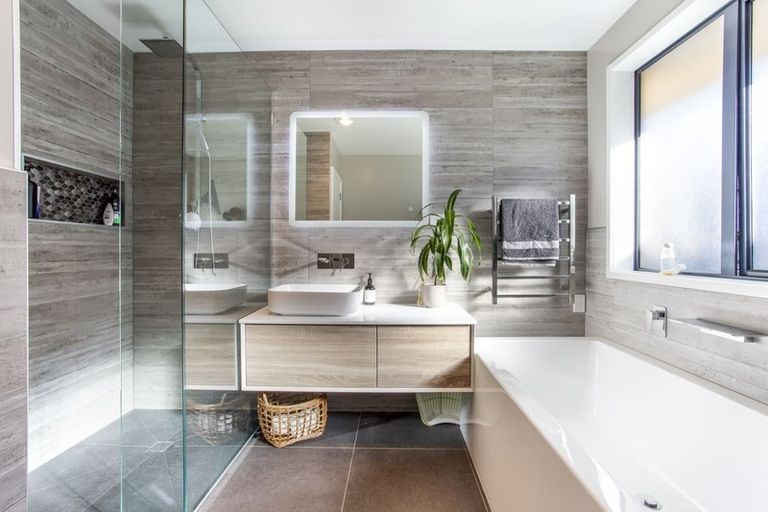 Photo of property in 6 Amberly Rise, Helensville, 0800