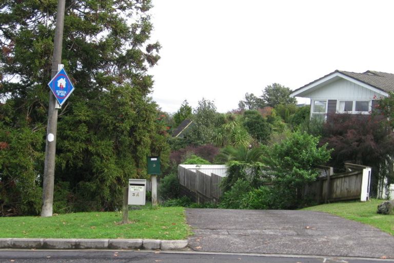 Photo of property in 2/3 Pohutukawa Avenue, Shelly Park, Auckland, 2014