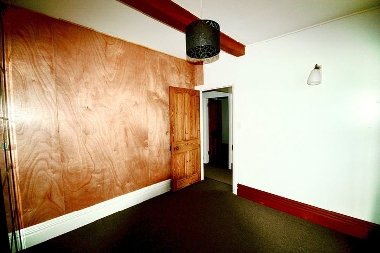 Photo of property in 66 Kelburn Parade, Kelburn, Wellington, 6012