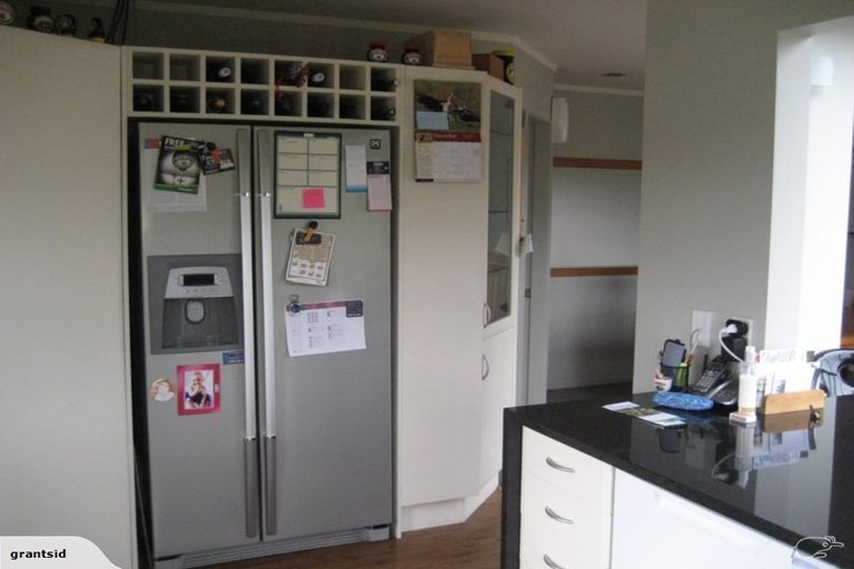 Photo of property in 10 Lingard Grove, Brooklyn, Wellington, 6021