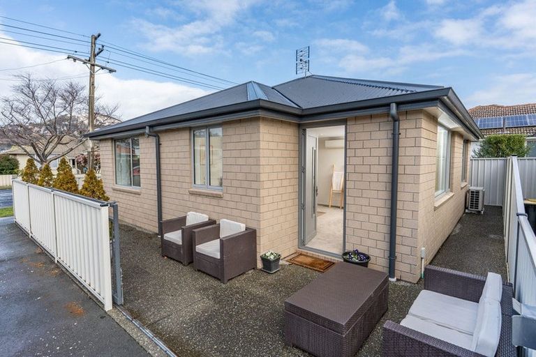 Photo of property in 2 Bruce Street, Roslyn, Dunedin, 9011