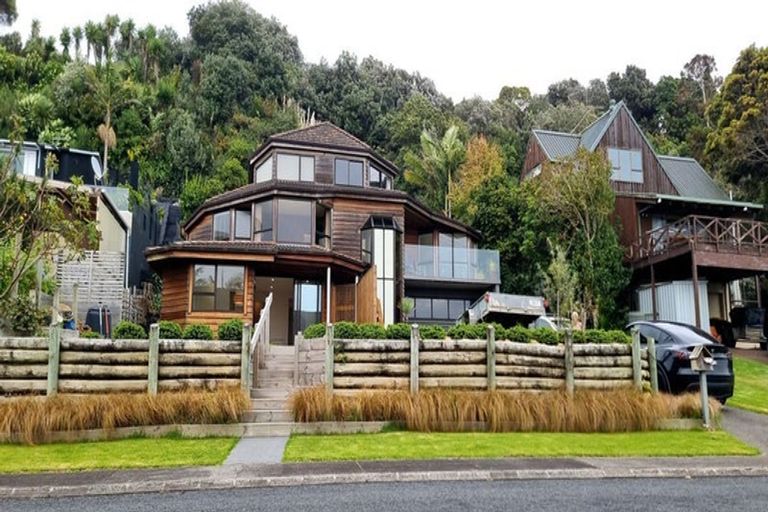 Photo of property in 23 Rogers Avenue, Eastern Beach, Auckland, 2012