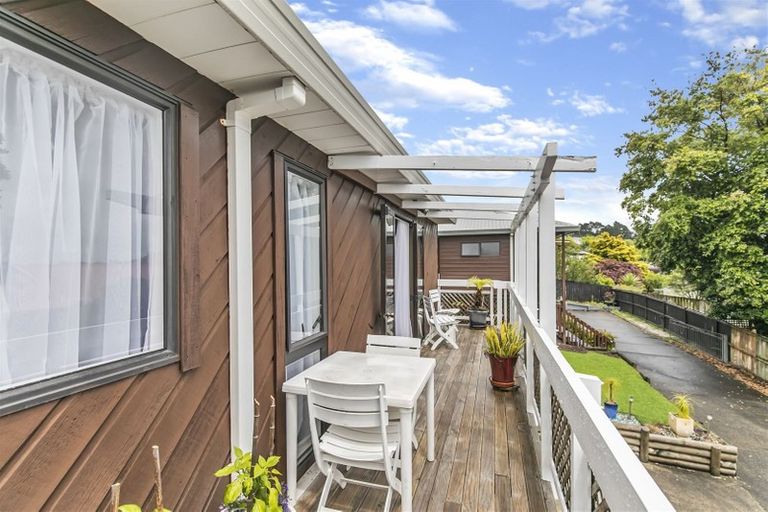 Photo of property in 1/22 Bronzewing Terrace, Unsworth Heights, Auckland, 0632