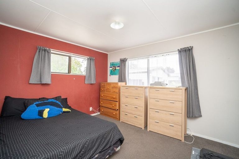 Photo of property in 45 Chatsworth Place, Highbury, Palmerston North, 4412