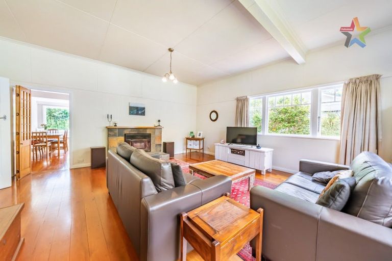 Photo of property in 2 Puriri Street, Eastbourne, Lower Hutt, 5013