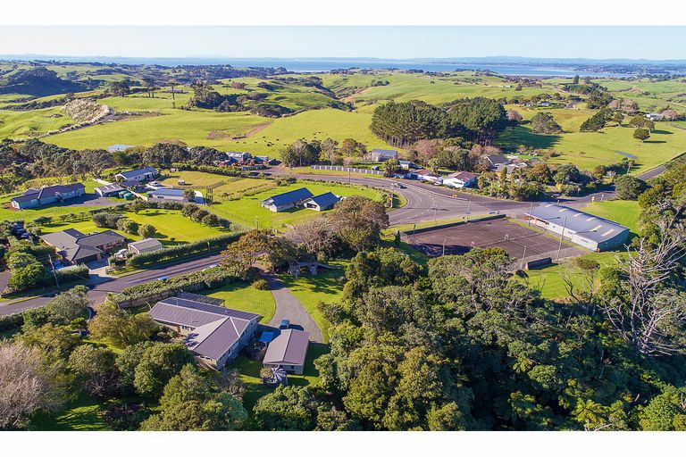 Photo of property in 2146 Awhitu Road, Pollok, Waiuku, 2684