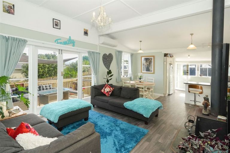 Photo of property in 5 Aranui Avenue, Waitarere Beach, Levin, 5510
