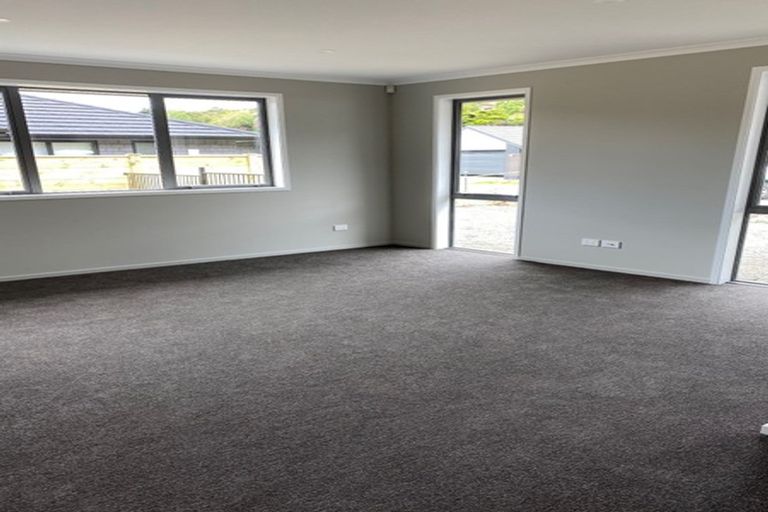 Photo of property in 4 Genoa Place, Whitby, Porirua, 5024