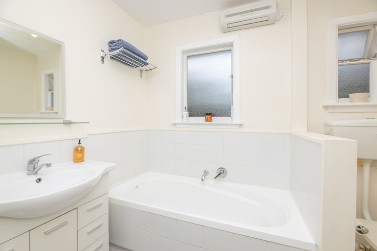 Photo of property in 68 Breezes Road, Avondale, Christchurch, 8061