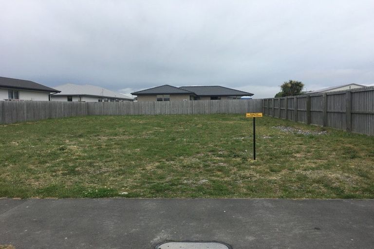 Photo of property in 2 Kingsbridge West, Burwood, Christchurch, 8083