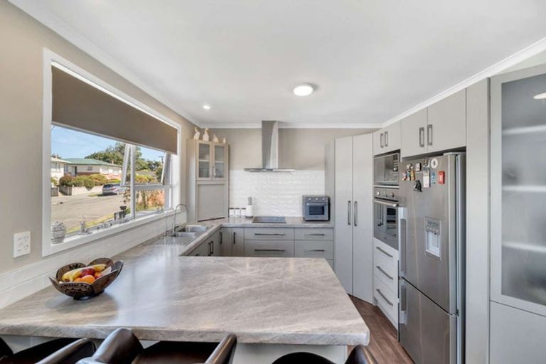 Photo of property in 1 Oxford Street, Holmes Hill, Oamaru, 9401