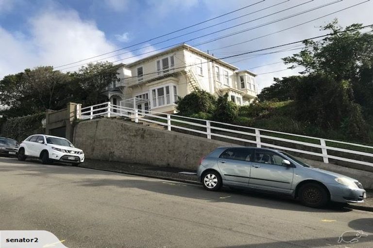 Photo of property in 3/22 Hargreaves Street, Mount Cook, Wellington, 6021