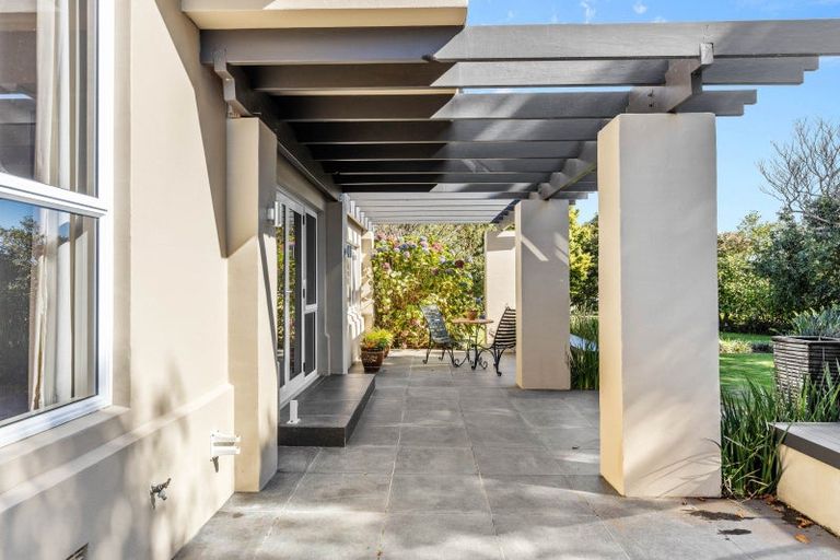 Photo of property in 305 Mangorei Road, Merrilands, New Plymouth, 4312