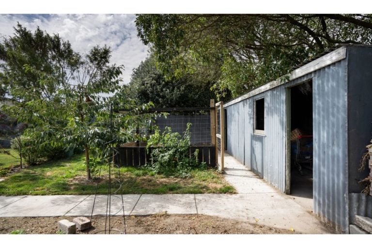 Photo of property in 38 Olliviers Road, Phillipstown, Christchurch, 8011