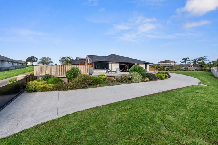 Photo of property in 11 Meadowbrook Place, Buckland, Pukekohe, 2677