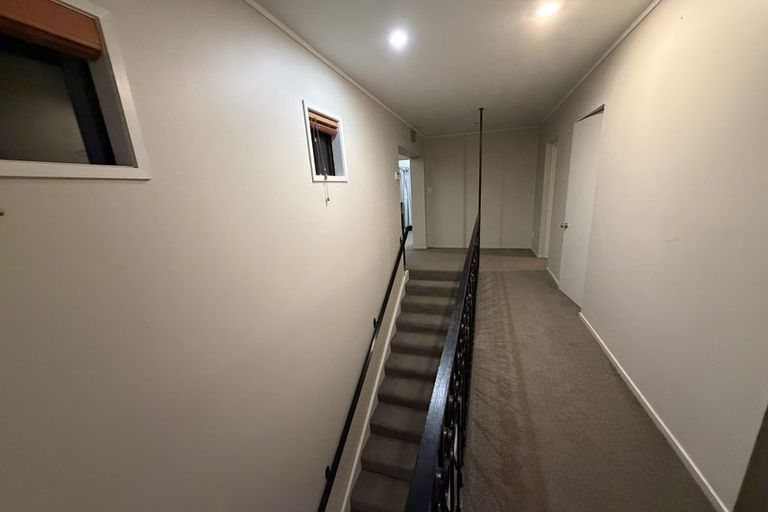 Photo of property in 113 Redoubt Road, Goodwood Heights, Auckland, 2105