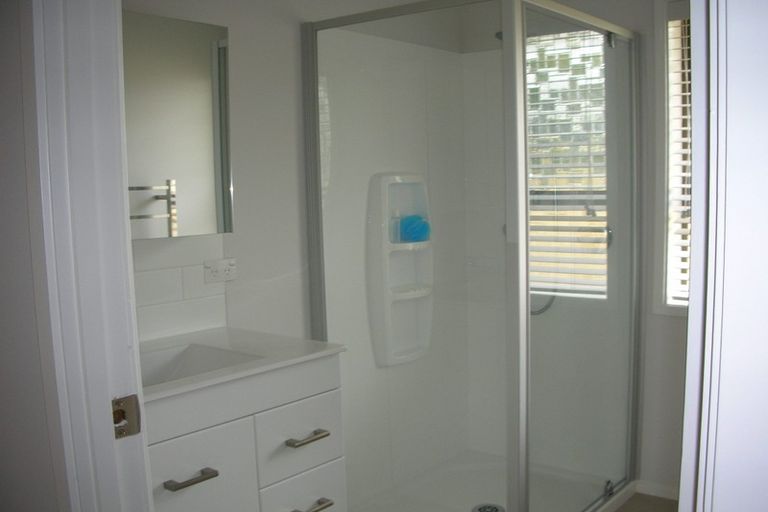 Photo of property in 2/123 Prince Regent Drive, Half Moon Bay, Auckland, 2012