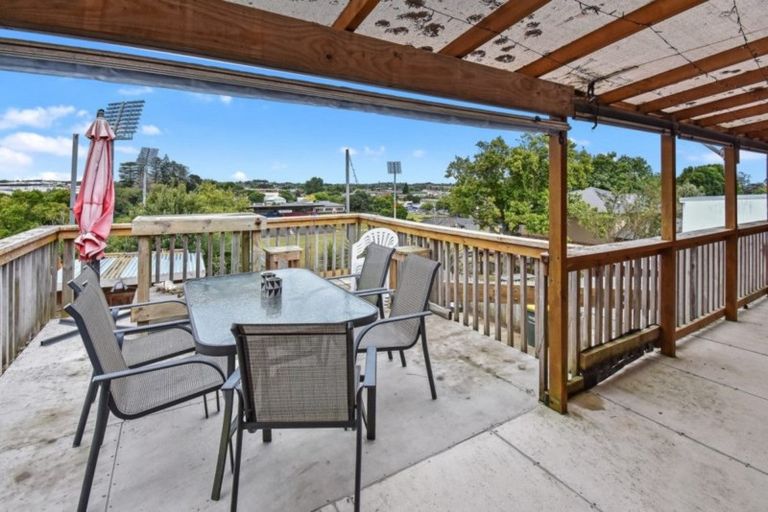 Photo of property in 8 Prospect Terrace, Pukekohe, 2120