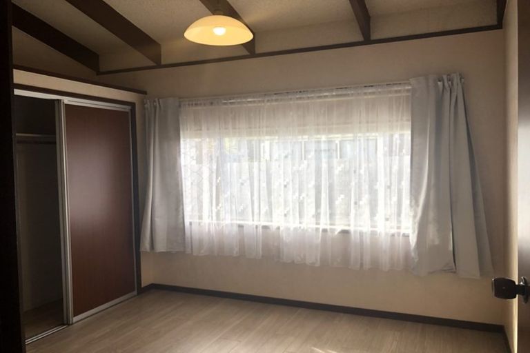 Photo of property in 2/35 Swanson Road, Henderson, Auckland, 0610