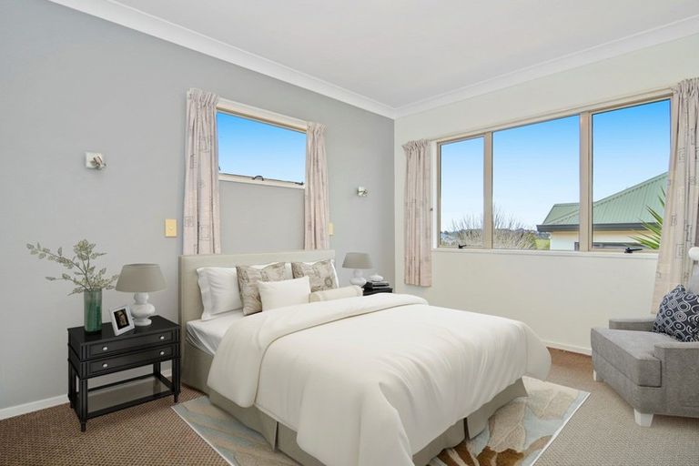 Photo of property in 8 Greenfield Drive, Western Heights, Hamilton, 3200