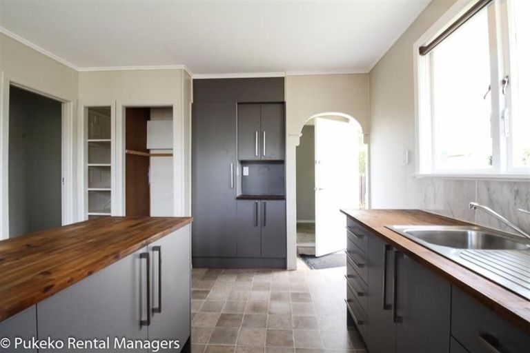 Photo of property in 1/16 Brentford Place, Manurewa, Auckland, 2102