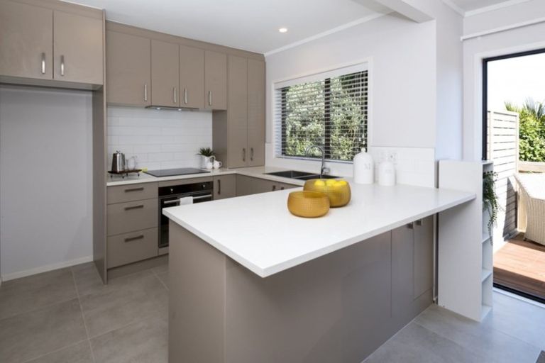 Photo of property in 2/123 Prince Regent Drive, Half Moon Bay, Auckland, 2012