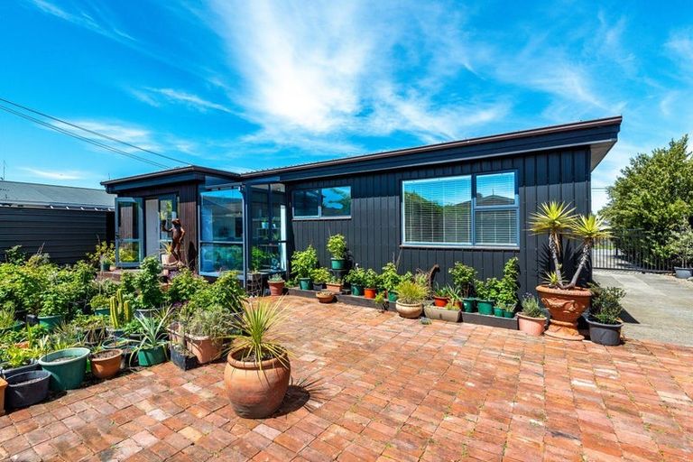 Photo of property in 150 Beach Road, North New Brighton, Christchurch, 8083