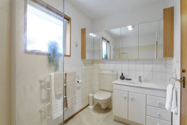 Photo of property in 3c Memorial Avenue, Ilam, Christchurch, 8053