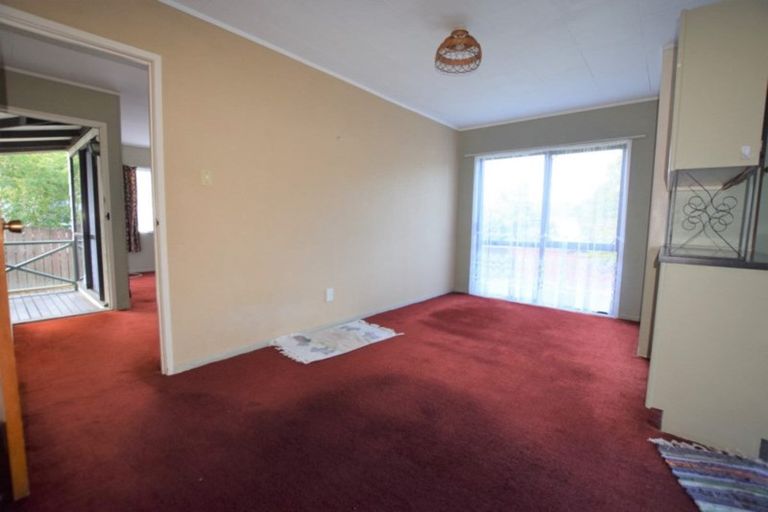 Photo of property in 14 Mile Place, Henderson, Auckland, 0612