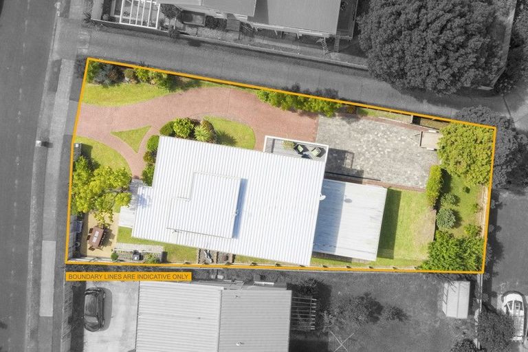 Photo of property in 10 Knightsbridge Drive, Forrest Hill, Auckland, 0620